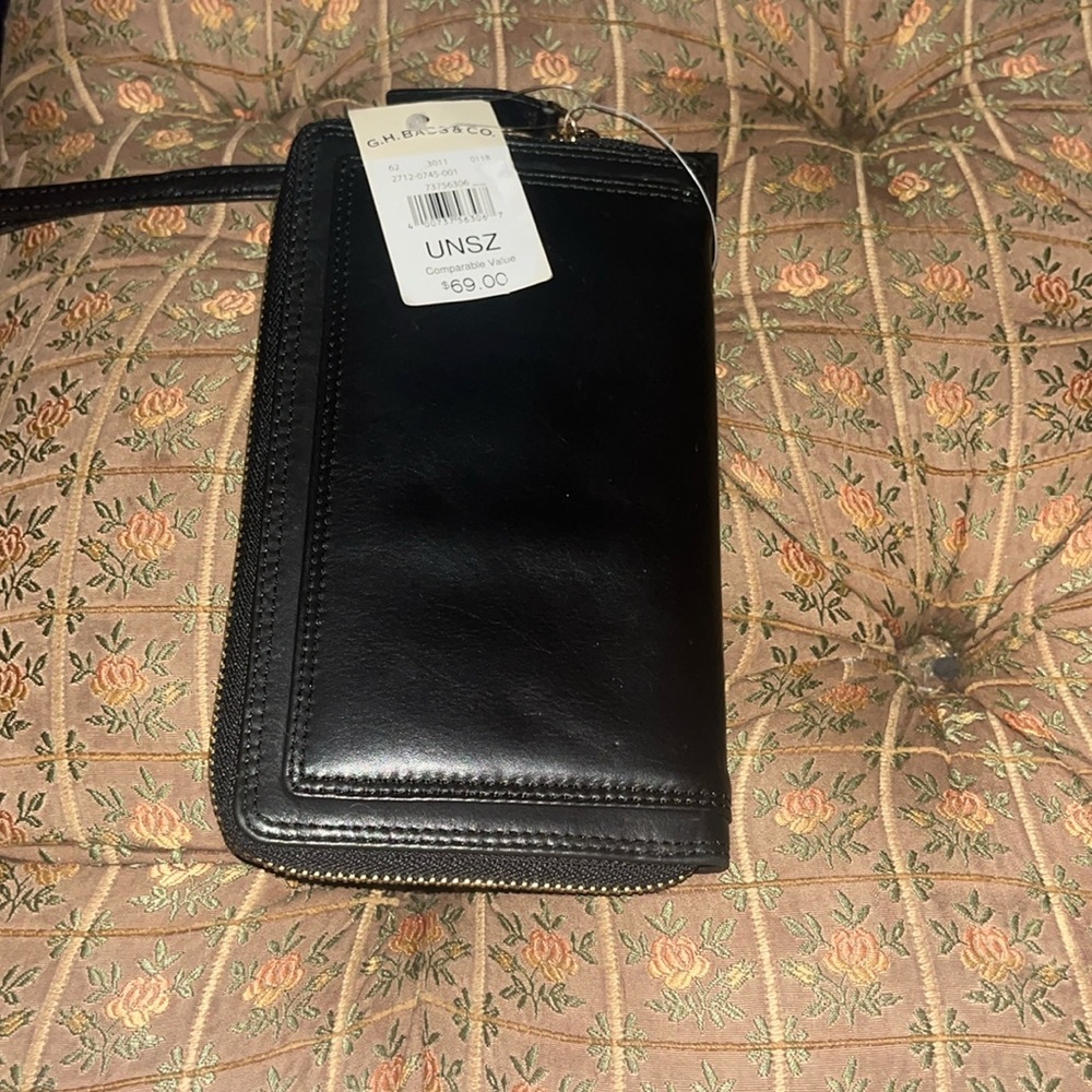 Bass Genuine Leather Black Wristlet Wallet